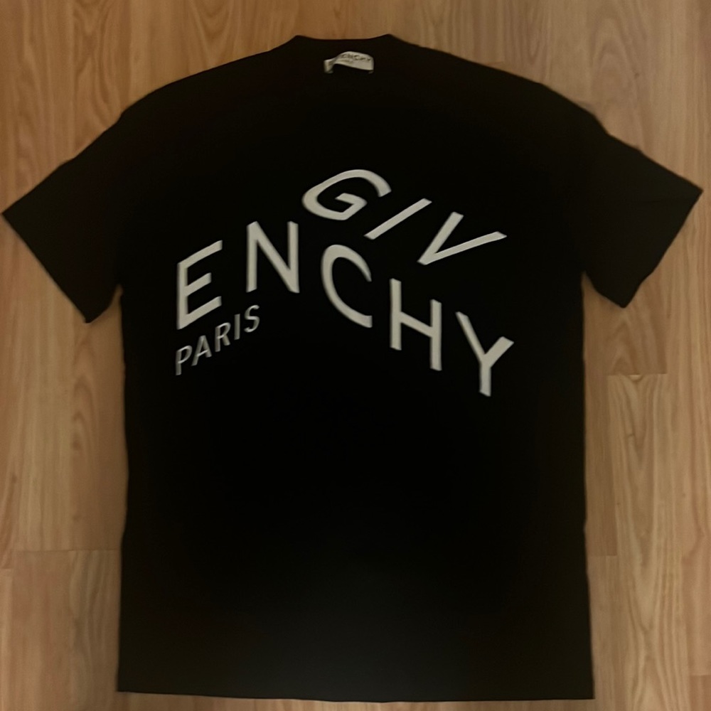 NWOT Mens Black Givenchy T Shirtt